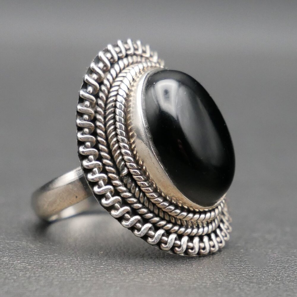 Artist Made Sterling Silver & Black Tourmaline Ring w Intricate Detailing Size 6